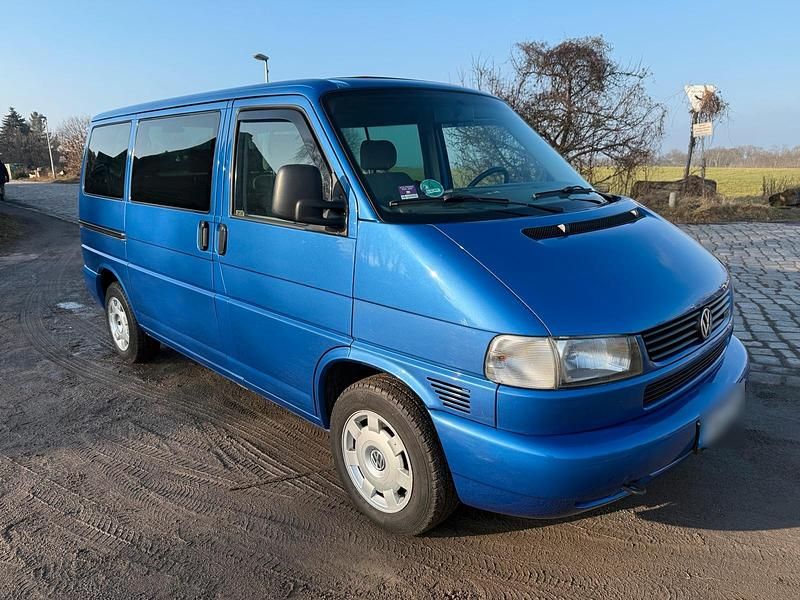 Usata VW Multivan 102 CV (75 kW) 1999 Blu Monovolume