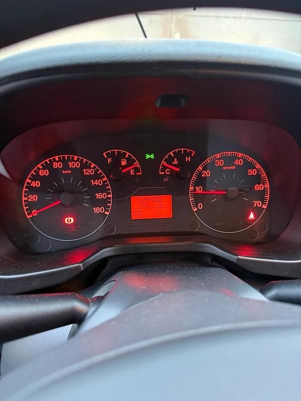 Gebraucht Peugeot Bipper 68 PS (50 kW) 2009 Weiß Van / Kleinbus