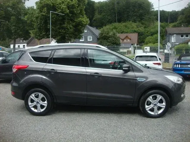 Gebraucht Ford Kuga SYNC Edition 150 PS (110 kW) 2016 Grau SUV