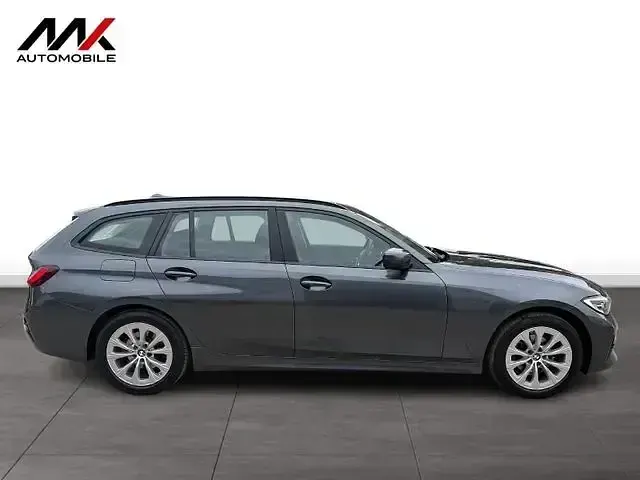 Gebraucht BMW 318 Sport Line 150 PS (110 kW) 2022 Grau Kombi