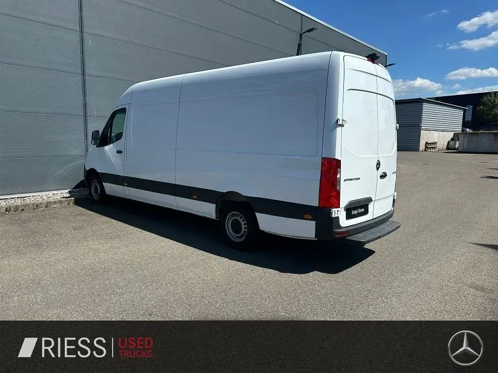 Gebraucht Mercedes Sprinter 170 PS (125 kW) 2025 Arktikweiß Van