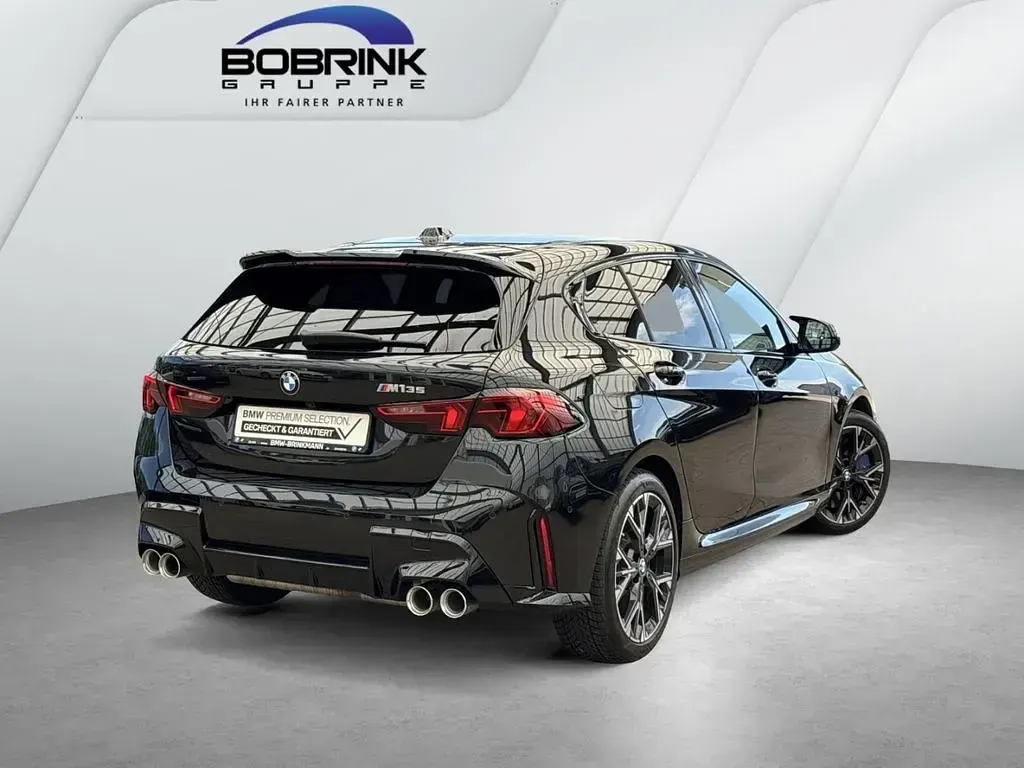 Gebraucht BMW M135 Performance 300 PS (220 kW) 2024 Schwarz Kleinwagen