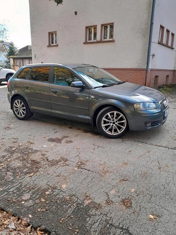 Grau Gebraucht 2008 Audi A3 Limousine | 4.300 € (Etwas zu teuer) - Bild 1/4