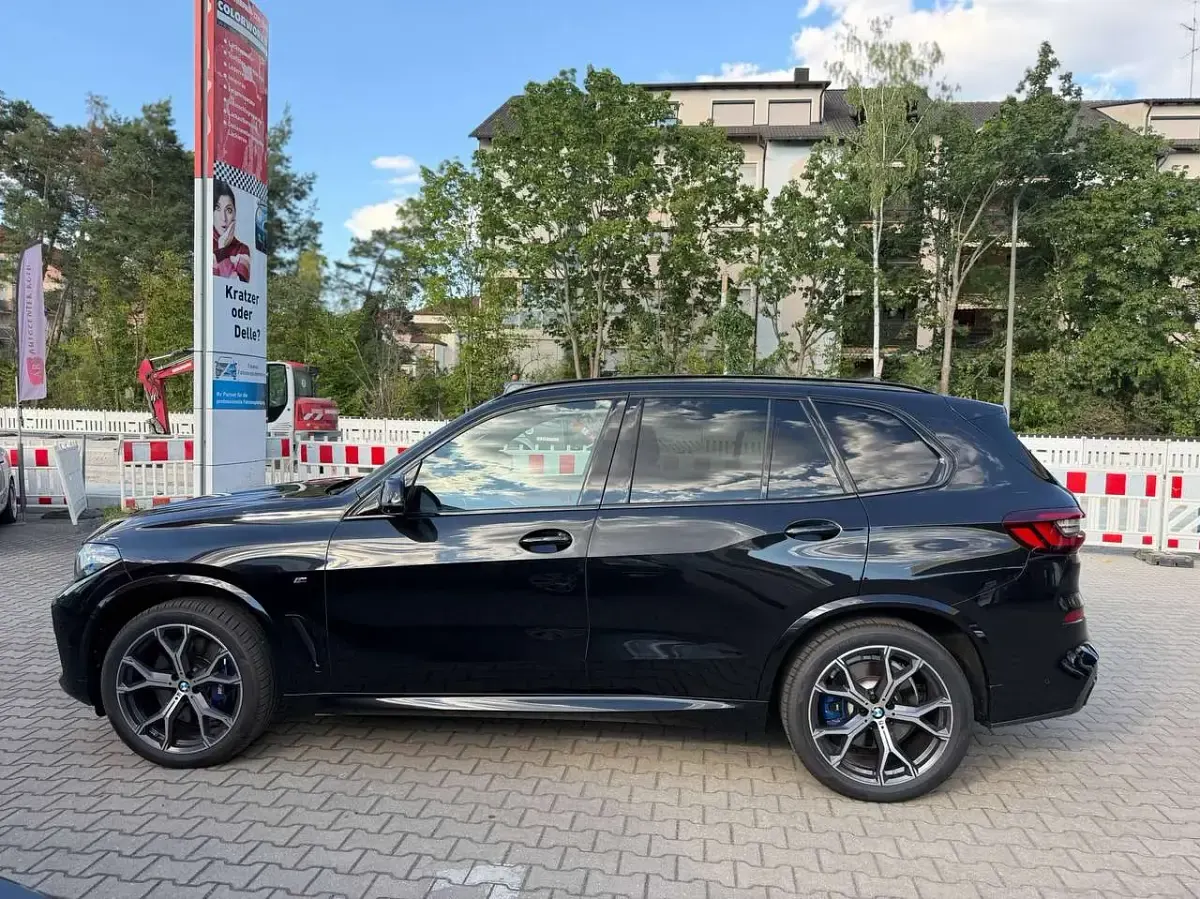 Gebraucht BMW X5 M Sport 340 PS (250 kW) 2022 Black sapphire metallic SUV