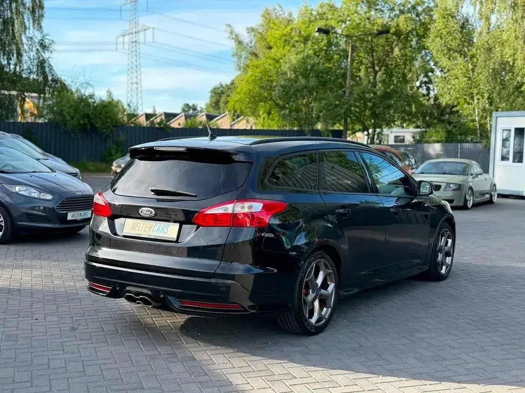 Gebraucht Ford Focus ST 250 PS (183 kW) 2012 Schwarz Limousine