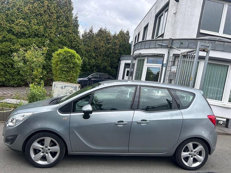 Silber Gebraucht 2010 Opel Meriva Edition Van / Kleinbus | 3.390 € (Guter Preis) - Bild 1/4