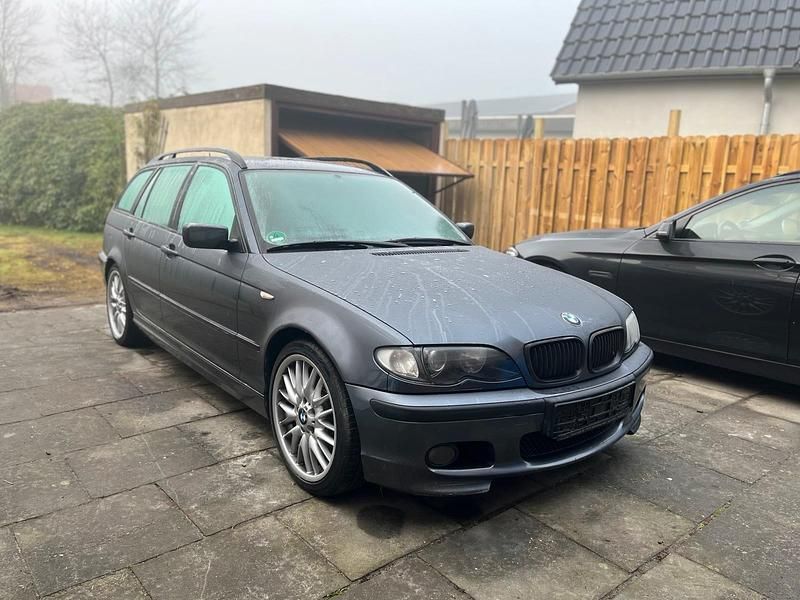 Grau Gebraucht 2002 BMW 330 M Sport Kombi | 6.500 € (Fairer Preis) - Bild 1/4