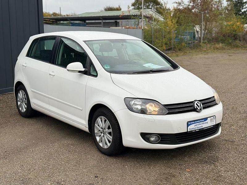 Weiß Gebraucht 2013 VW Golf VII Comfortline Limousine | 6.490 € (Guter Preis) - Bild 1/4
