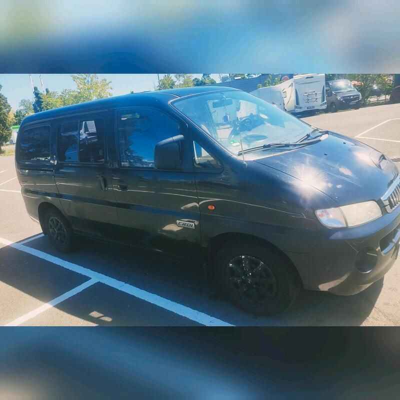 Schwarz Gebraucht 2009 Hyundai H-1 Van / Kleinbus | 5.200 € (Fairer Preis) - Bild 1/4