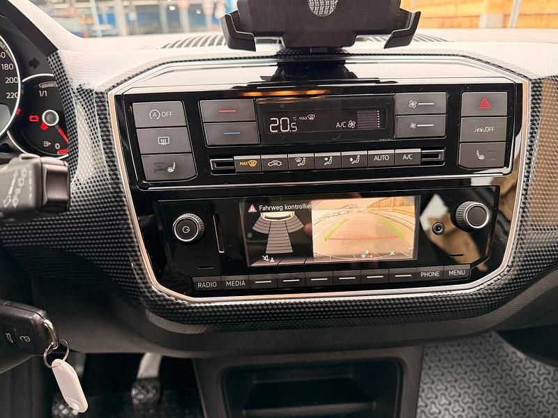 Gebraucht VW up! 65 PS (47 kW) 2021 Weiß Kleinwagen