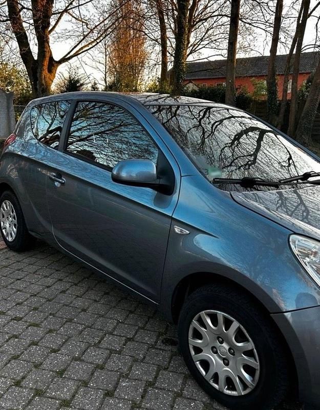 Gebraucht Hyundai i20 74 PS (54 kW) 2010 Grau Kleinwagen
