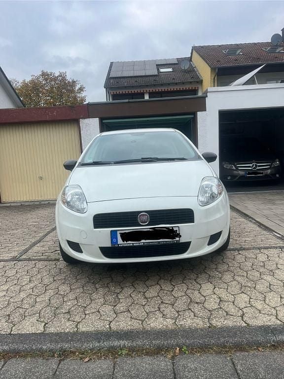 Weiß Gebraucht 2012 Fiat Punto Lounge Kleinwagen | 1.650 € (Guter Preis) - Bild 1/4