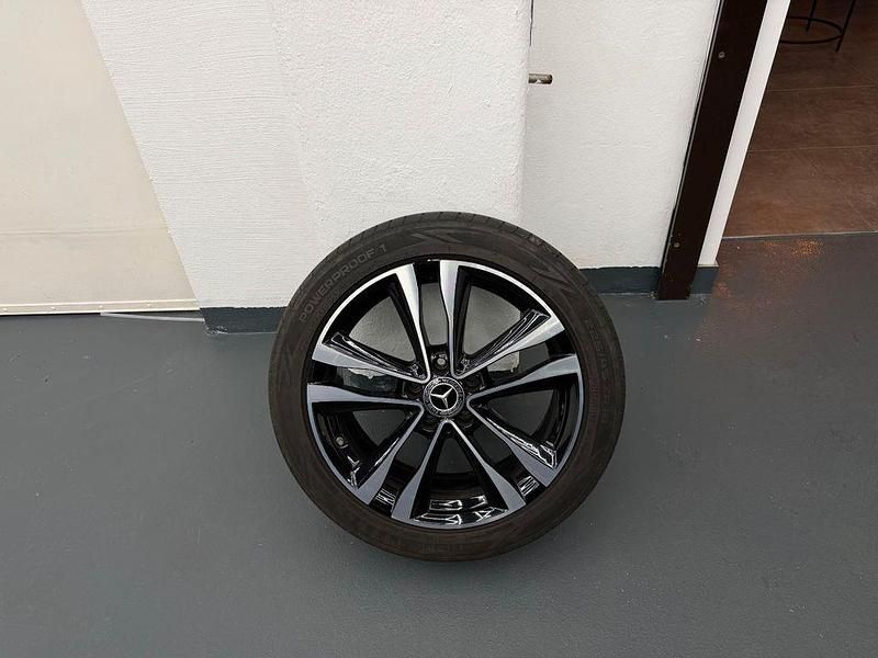 Gebraucht Mercedes B220 190 PS (139 kW) 2019 Denimblau Van / Kleinbus