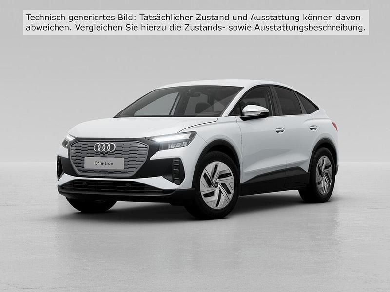 Weiß (metallic) Gebraucht 2022 Audi Q4 Sportback e-tron Basis SUV | 25.990 € (Fairer Preis) - Bild 1/4