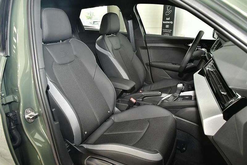 Gebraucht Audi A1 Basis 116 PS (85 kW) 2024 Distriktgrün metallic SUV