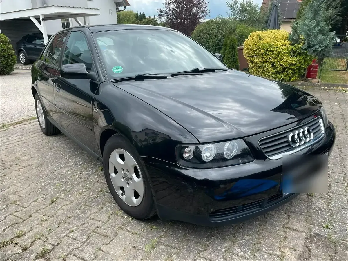 Gebraucht Audi A3 Attraction 125 PS (91 kW) 2002 Schwarz Kleinwagen