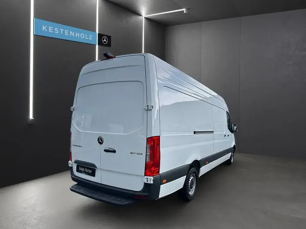 Gebraucht Mercedes Sprinter 170 PS (125 kW) 2025 Weiß Van