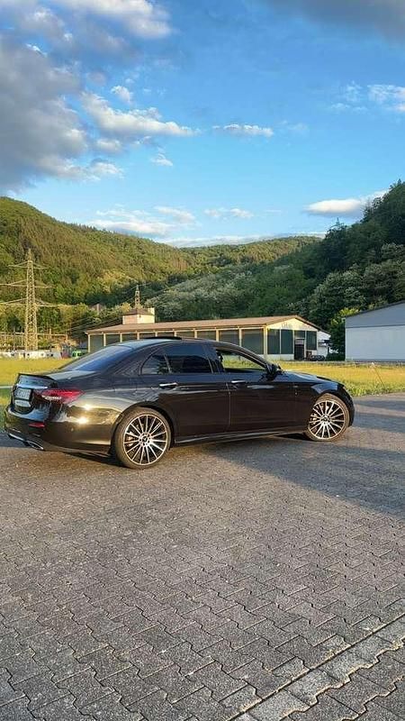 Gebraucht Mercedes E400 330 PS (242 kW) 2021 Schwarz Limousine