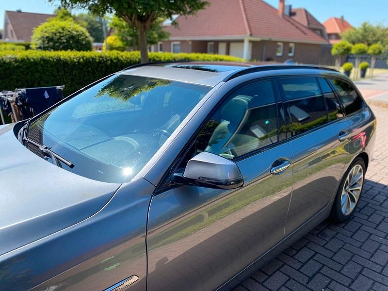 Gebraucht BMW 530 Shadowline 258 PS (189 kW) 2015 Grau Kombi