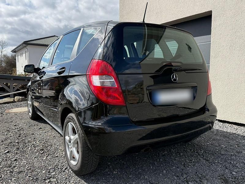 Gebraucht Mercedes A160 95 PS (69 kW) 2009 Schwarz Kleinwagen