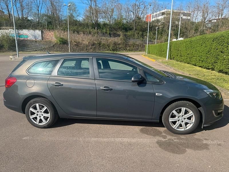 Gebraucht Opel Astra 130 PS (95 kW) 2013 Braun Kombi