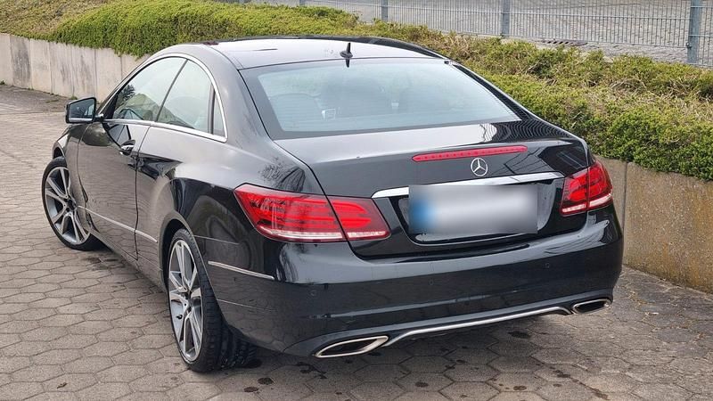 Gebraucht Mercedes E200 184 PS (135 kW) 2014 Schwarz Coupé
