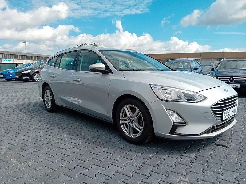 Silber Gebraucht 2019 Ford Focus Cool & Connect Limousine | 11.680 € (Fairer Preis) - Bild 1/2
