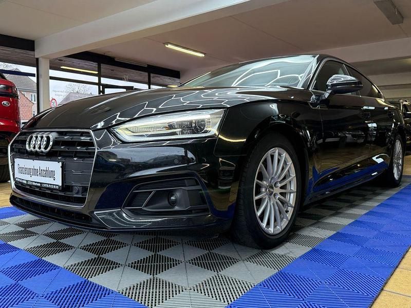 Schwarz Gebraucht 2018 Audi A5 Sportback Basis Kleinwagen | 20.990 € (Teuer) - Bild 1/4