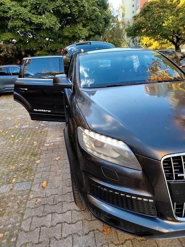 Grau Gebraucht 2014 Audi Q7 SUV | 22.000 € (Guter Preis) - Bild 1/4