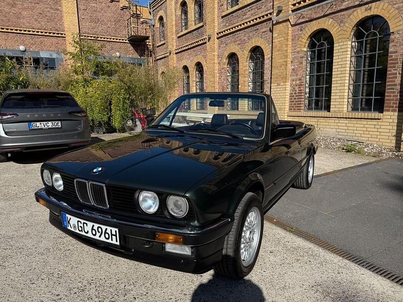 Grün Gebraucht 1989 BMW 325 Cabriolet Sport Line Cabrio | 30.300 € - Bild 1/4