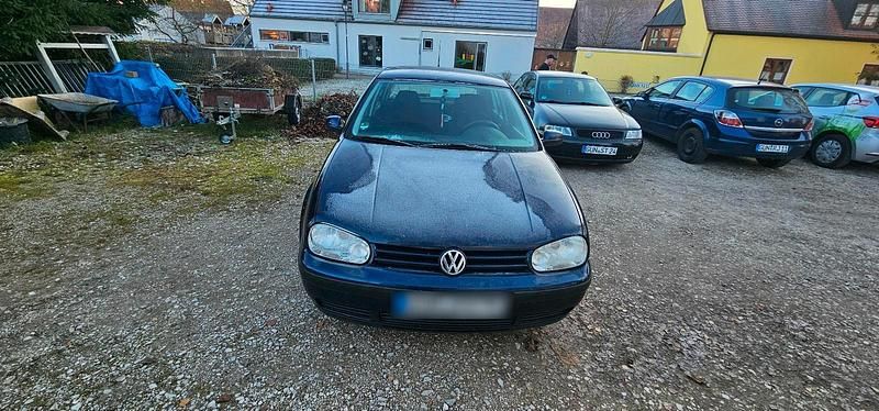 Blau Gebraucht 2001 VW Golf IV Limousine | 800 € (Superpreis) - Bild 1/4