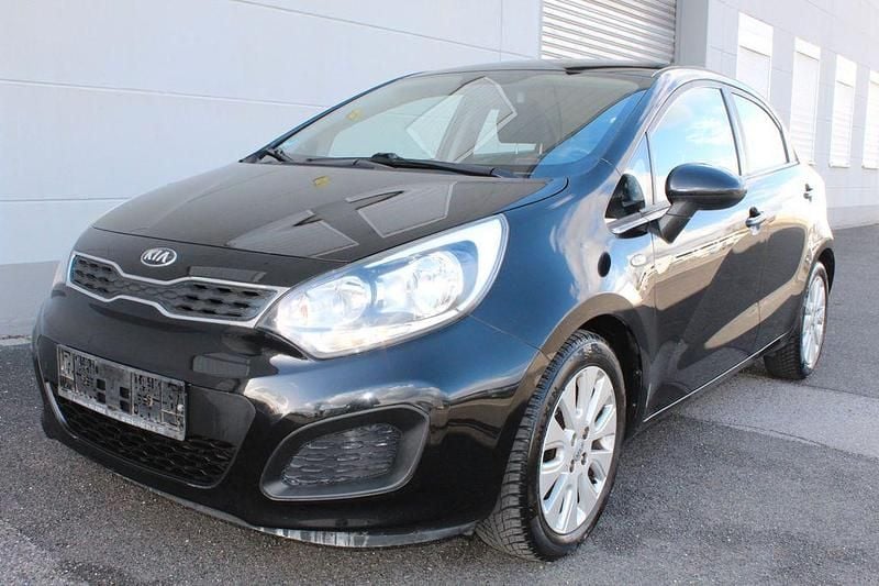 Gebraucht Kia Rio Edition 7 86 PS (63 kW) 2012 Schwarz Limousine