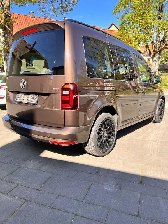 Usata VW Caddy S 150 CV (110 kW) 2017 Marrone Monovolume