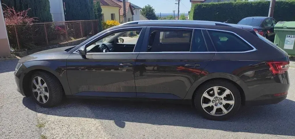 Gebraucht Skoda Superb LAURIN & KLEMENT 190 PS (139 kW) 2018 Beige Limousine