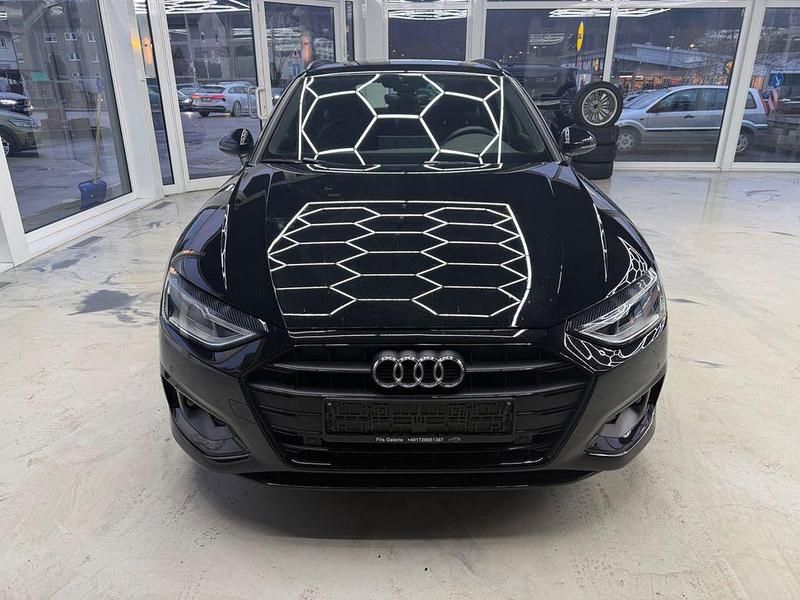 Gebraucht Audi A4 Sport 163 PS (119 kW) 2022 Schwarz Kombi
