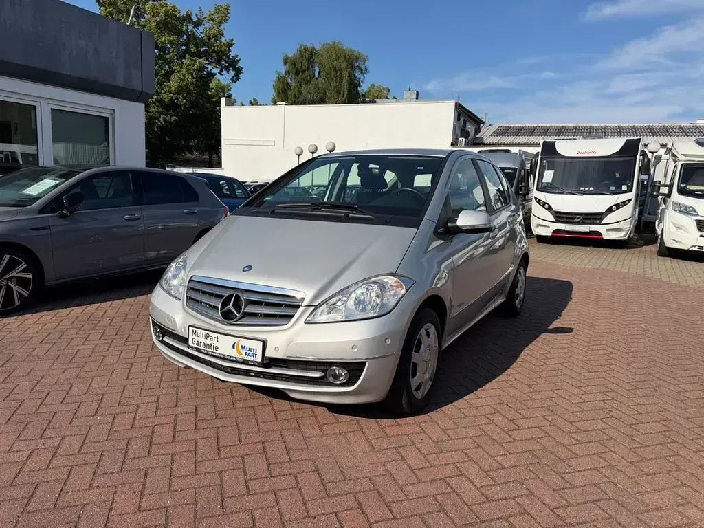 Gebraucht Mercedes A170 Elegance 116 PS (85 kW) 2009 Silber Van / Kleinbus