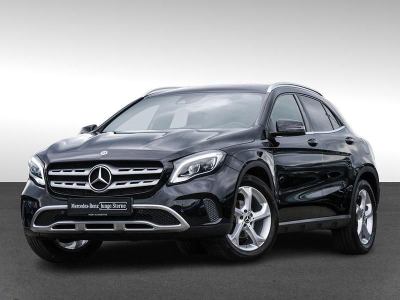 Gebraucht Mercedes GLA180 Urban 122 PS (89 kW) 2018 Schwarz SUV