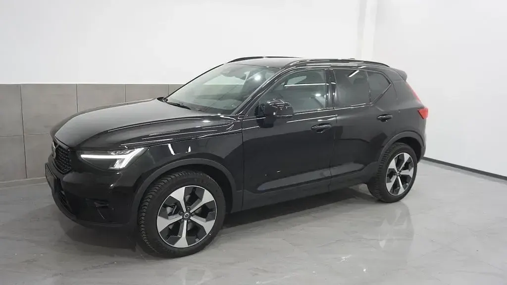 Gebraucht Volvo XC40 Plus 197 PS (144 kW) 2024 Schwarz SUV