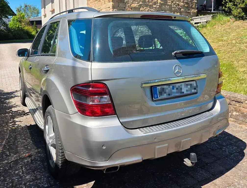 Gebraucht Mercedes ML320 224 PS (164 kW) 2007 Grau SUV