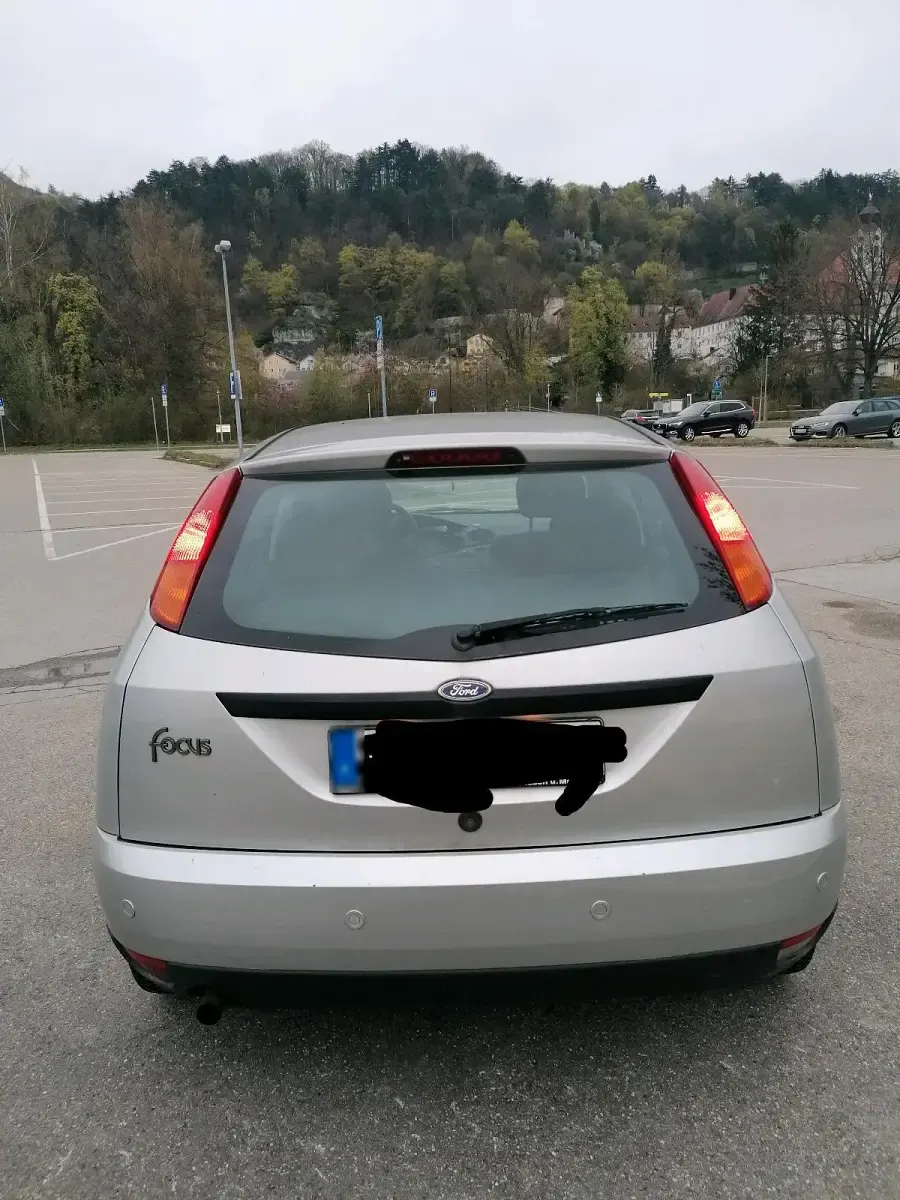 Usata Ford Focus 101 CV (74 kW) 2001 Utilitaria