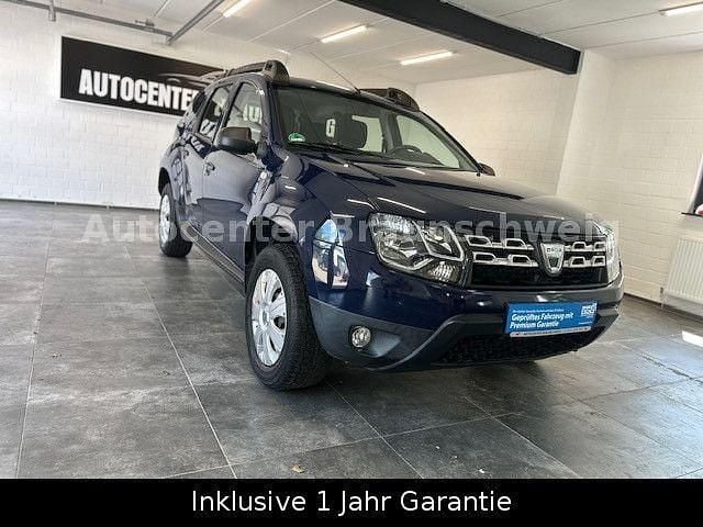 Blau Gebraucht 2015 Dacia Duster Lauréate SUV | 8.990 € (Guter Preis) - Bild 1/4