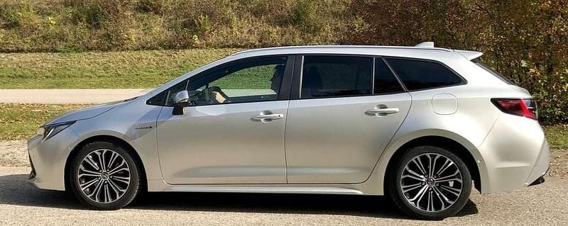 Silber Gebraucht 2025 Toyota Corolla Kombi | 30.500 € (Fairer Preis) - Bild 1/1