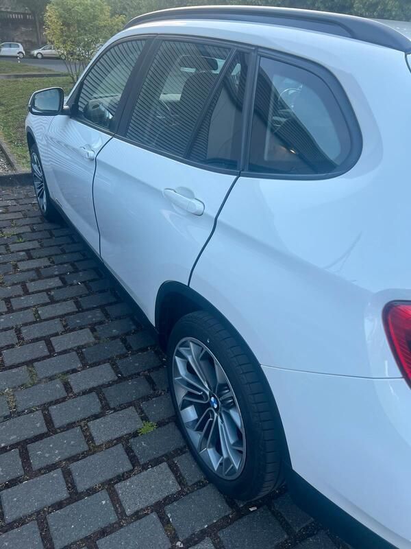 Weiß Gebraucht 2013 BMW X1 Advantage SUV | 9.900 € (Fairer Preis) - Bild 1/4