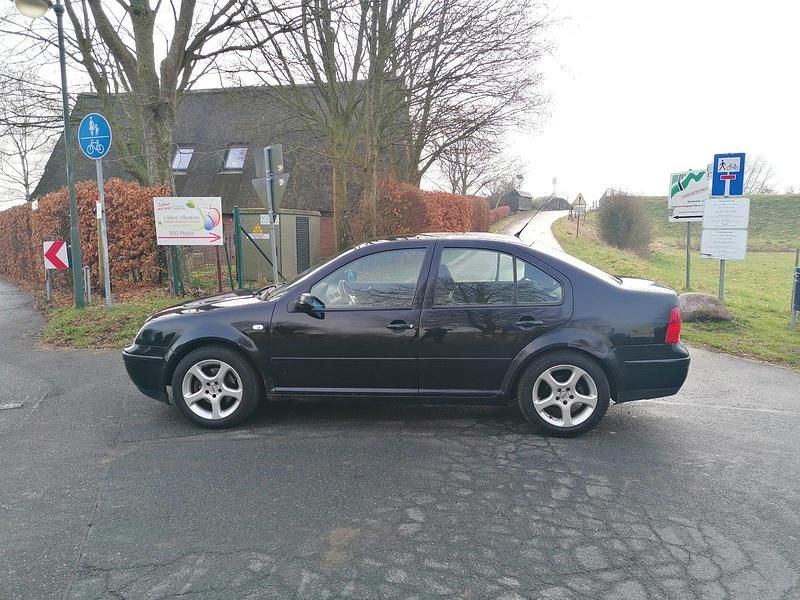Gebraucht VW Bora 115 PS (84 kW) 2000 Schwarz Limousine