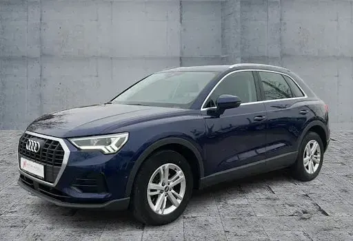 Używany Audi Q3 Advanced 150 KM (110 kW) 2022 Niebieski SUV