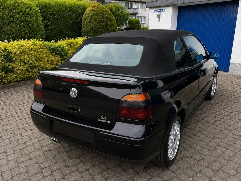 Gebraucht VW Golf 116 PS (85 kW) 2002 Schwarz Cabrio