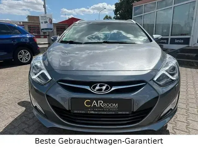 Gebraucht Hyundai i40 Edition 135 PS (99 kW) 2015 Silber Limousine