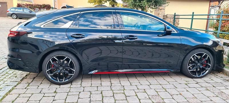 Schwarz Gebraucht 2019 Kia ProCeed GT Kleinwagen | 19.500 € (Guter Preis) - Bild 1/4