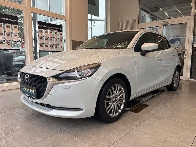 Mondsteinweiß (metallic) Gebraucht 2021 Mazda 2 Kizoku Kleinwagen | 16.950 € (Fairer Preis) - Bild 1/4