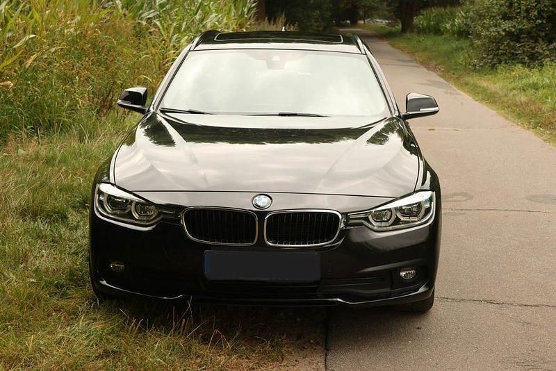 Schwarz Gebraucht 2018 BMW 320 Kombi | 14.900 € (Guter Preis) - Bild 1/4
